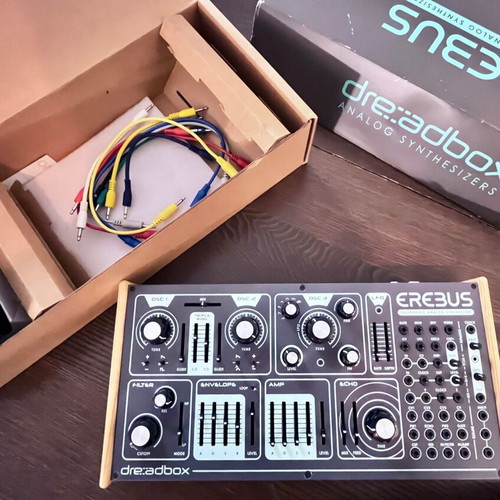 Dreadbox Erebus V3 synthesizer mint condition with box and cables