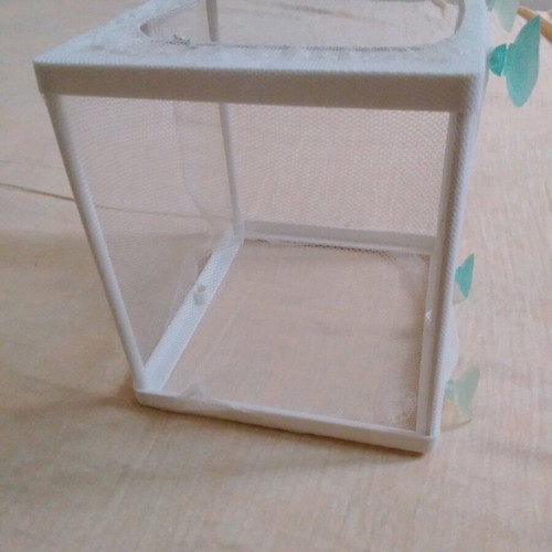 Breeding cage for aquarium like new