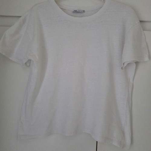 Zara white t-shirt new, small to medium size, round neck