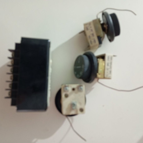 Three-contact thermostats and water sensor used, set of 3+1
