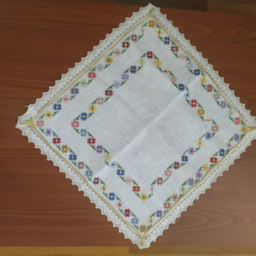 Embroidered handmade tablecloth 61x61 cm like new