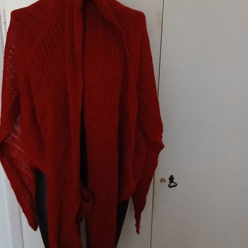 Pashmina wool shawl with hidden sleeve, like new, red