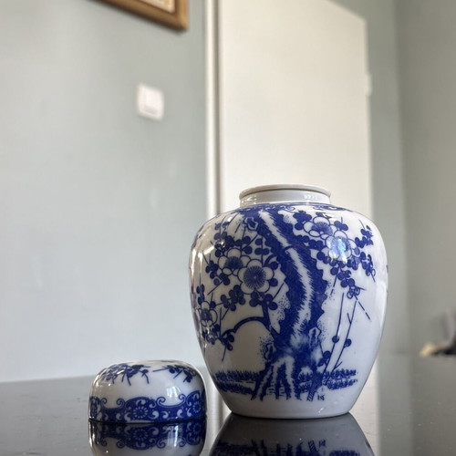 Nippon Sakura porcelain jar with double lid like new