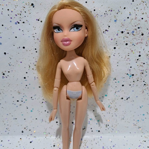 Bratz The Movie Cloe doll used with flaws