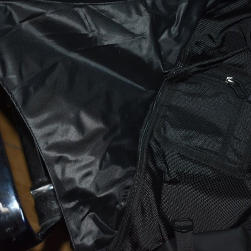 Oakley sling bag like new, black