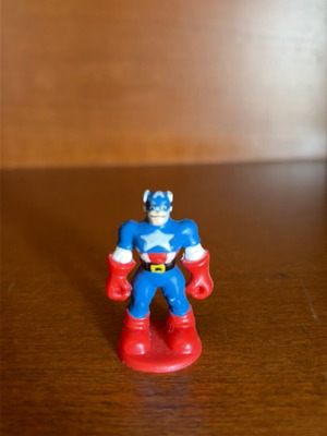 Captain America kinder toy 2008 used