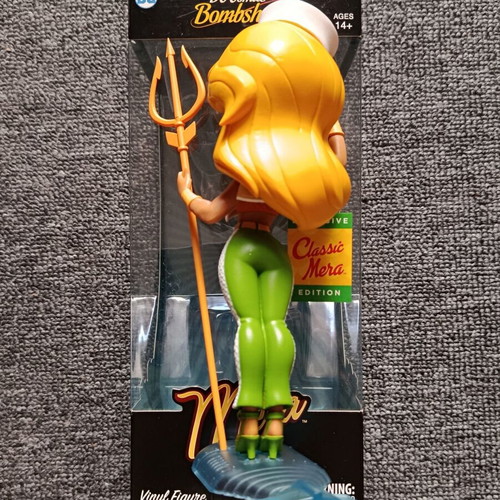 DC Bombshells Classic Mera collectible vinyl figure like new