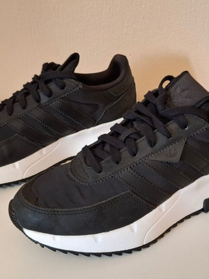 Adidas Originals RETROPY 38 2/3 αθλητικά σαν καινούργια, μαύρο και άσπρο