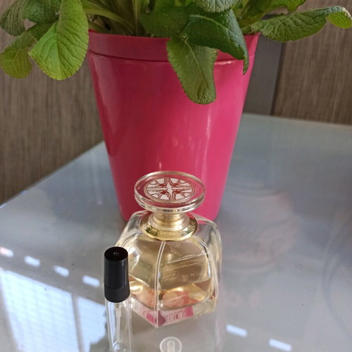 Living Lalique decant genuine perfume like new 5ml