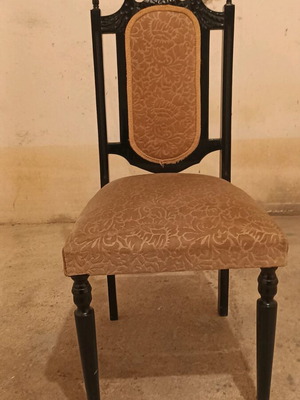Dining set with 6 chairs, buffet and mirror like new