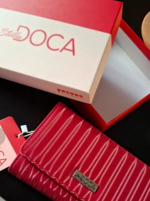 Doca wallet new, red
