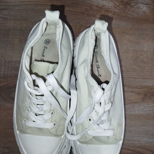 Sneakers used with thick sole, size 39