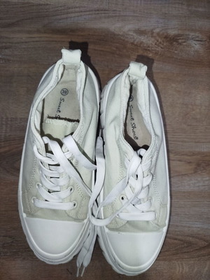 Sneakers used with thick sole, size 39