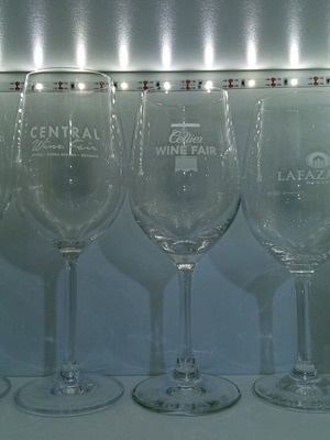 Set of 20 wine glasses like new from exhibitions with logos