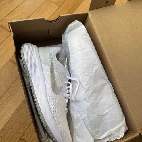Nike Running Revolution athletic shoes new, white size 39