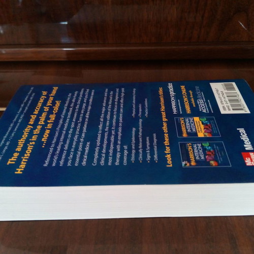 Harrison's Manual of Medicine 17th Edition like new, internal medicine handbook