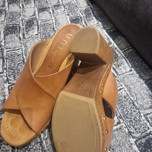 Unisa leather sandals size 37 new, brown