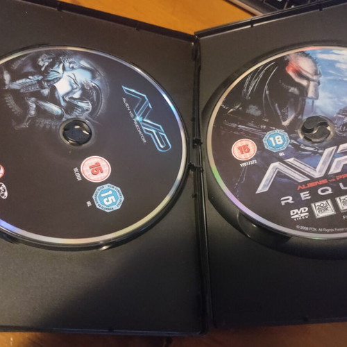 AvP Alien vs Predator 2 Movie Boxset used, DVD
