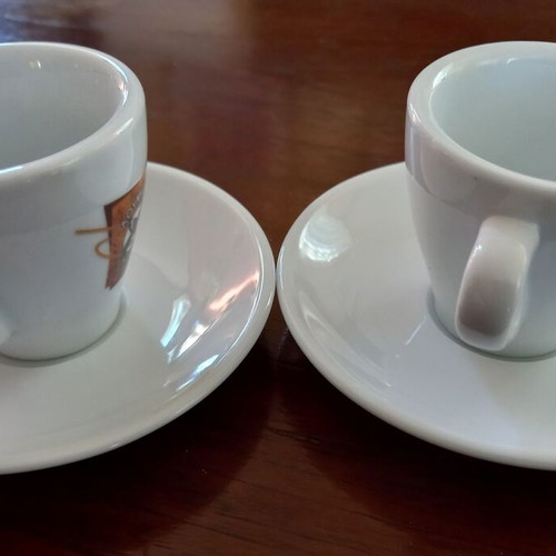 Set of 2 Lumidis Archontikos collectible coffee cups like new