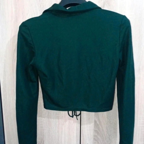 Zara crop top like new, green with ruching and drawstrings