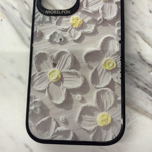 Mobilfox White Flowers 2.0 Case for iPhone 16 like new, full-shock protection