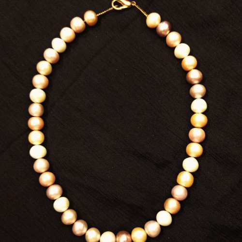 Handmade necklace with 39 multicolored natural freshwater pearls 10.5-11.3mm like new