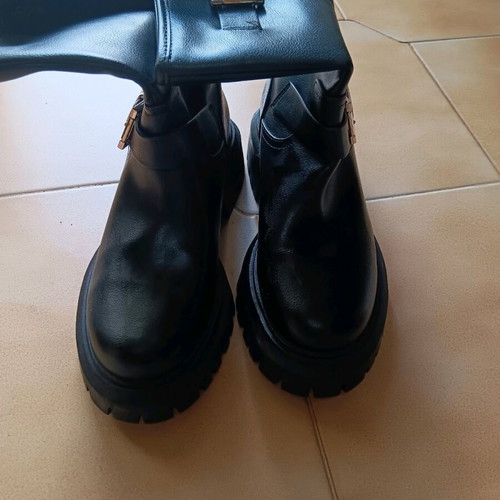 Stradivarius boots like new, size 39, black