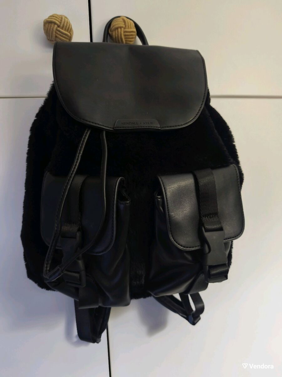Backpack bag with fur black Kendall +… - € 60,00 - Vendora.cy display picture 3