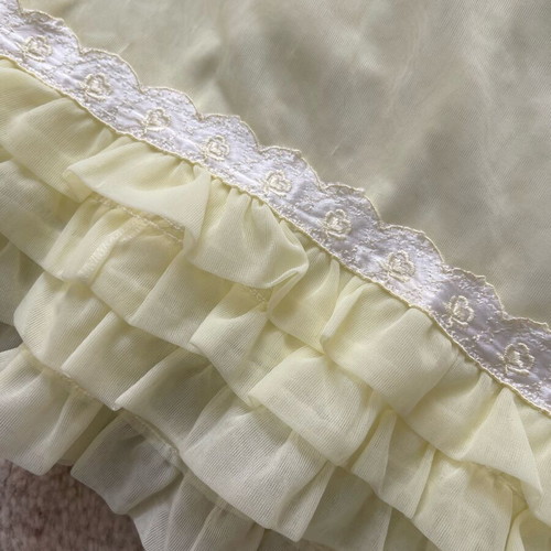 Vintage nightgown like new, yellow