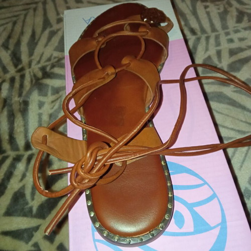 Women's sandals used, size 37, brown synthetic leather