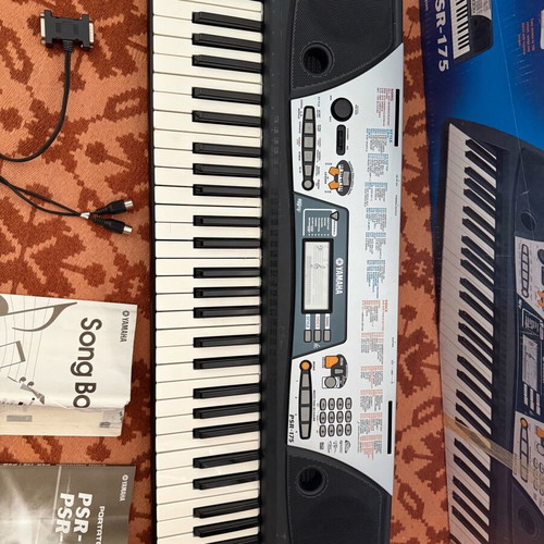 Yamaha Keyboard PSR-175 61 Keys used, fully functional