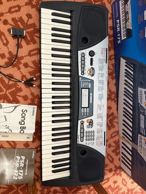Yamaha Keyboard PSR-175 61 Keys used, fully functional