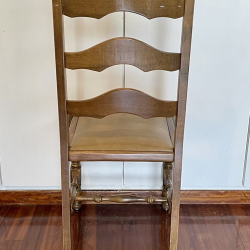 Wooden classic chair used with leather seat