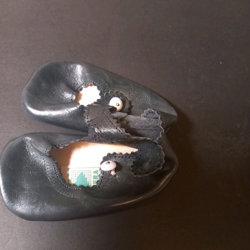 Hera baby shoe size 17 leather like new