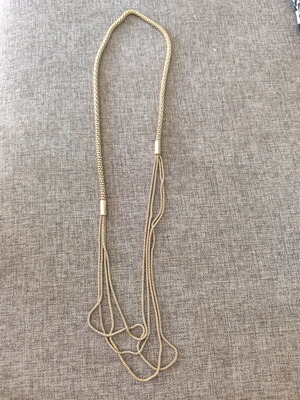 Long necklace like new