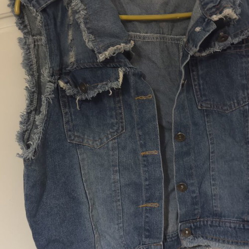 Denim sleeveless vest one size like new, blue