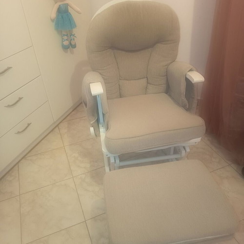 Nursing and relaxation chair with footstool like new, beige