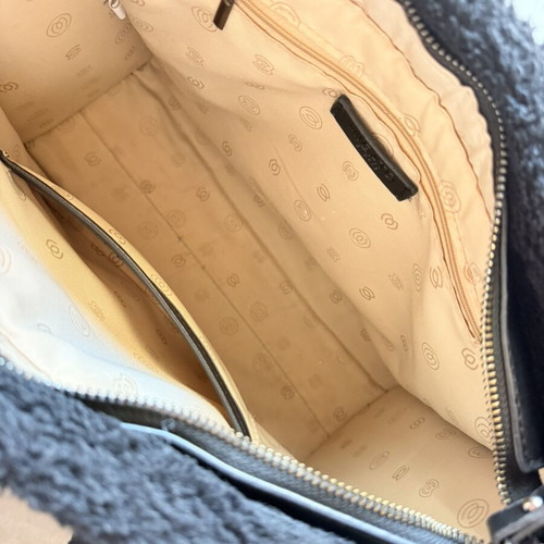 Moschino tote bag used, black furry shoulder bag Migato