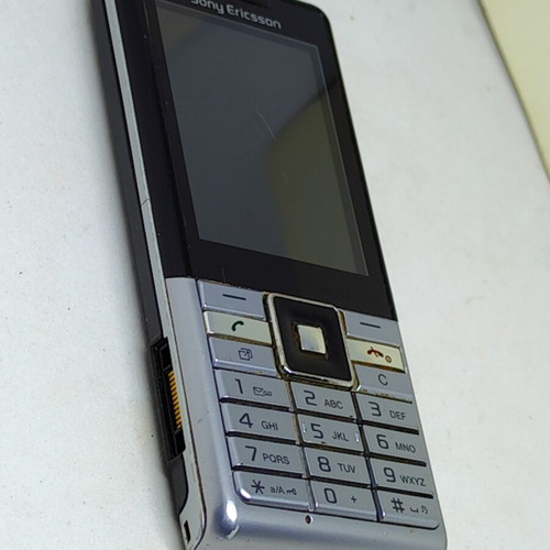 Sony Ericsson Naite (J105i) phone like new, silver