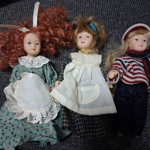 Vintage porcelain dolls, set