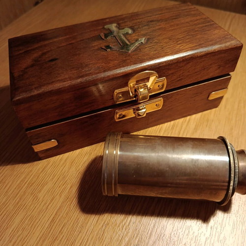 Replica of old nautical telescope in elegant wooden case like new