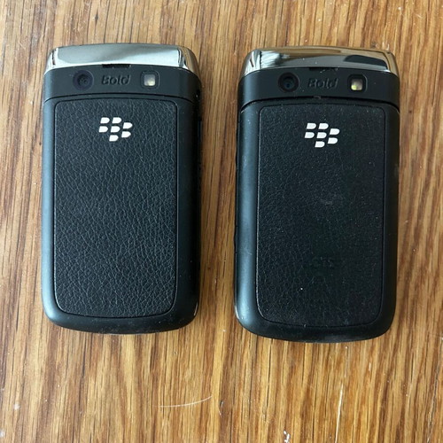 Blackberry Bold 9700 phones used, set of 2 with boxes