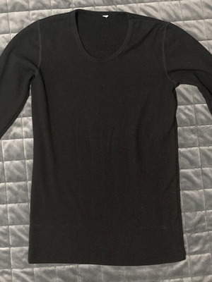 Children's thermal shirt like new, black, sizes 140 cm and 146 cm