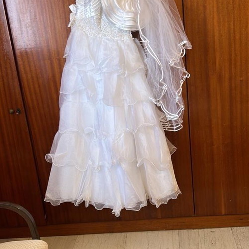 Belnovia wedding dress like new, complete set with veil and gloves, size EU 44
