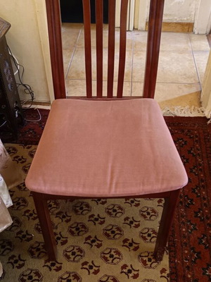 Round dining table used with extension and 4 chairs