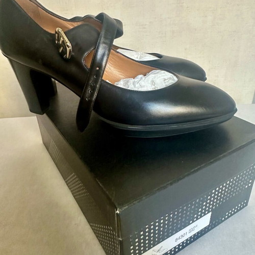 Fratelli Rossetti Mary Janes black leather pumps like new size 41