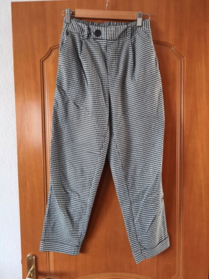 Stradivarius women's checked pants like new, elastic waist, size S