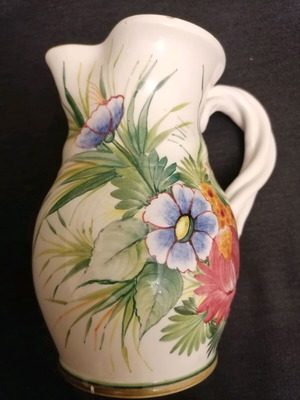 Italian pitcher used with hand-painted design 18x16cm