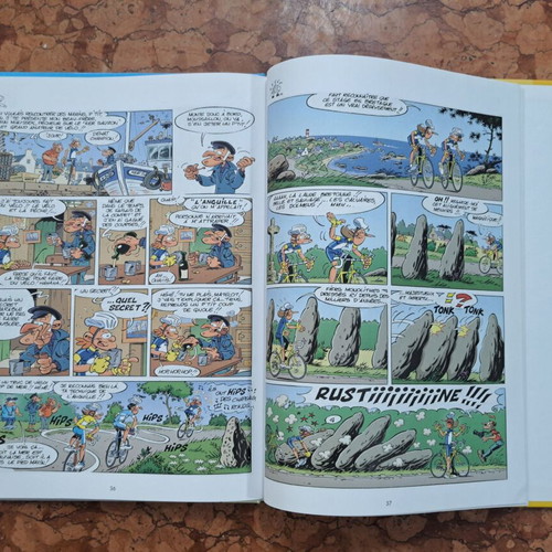 Les Velomaniacs Le Best Of comic, new condition, French