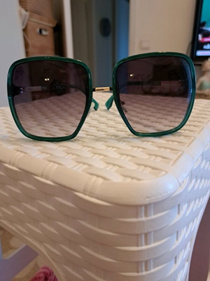 Sunglasses almost new, large impressive cat-eye
